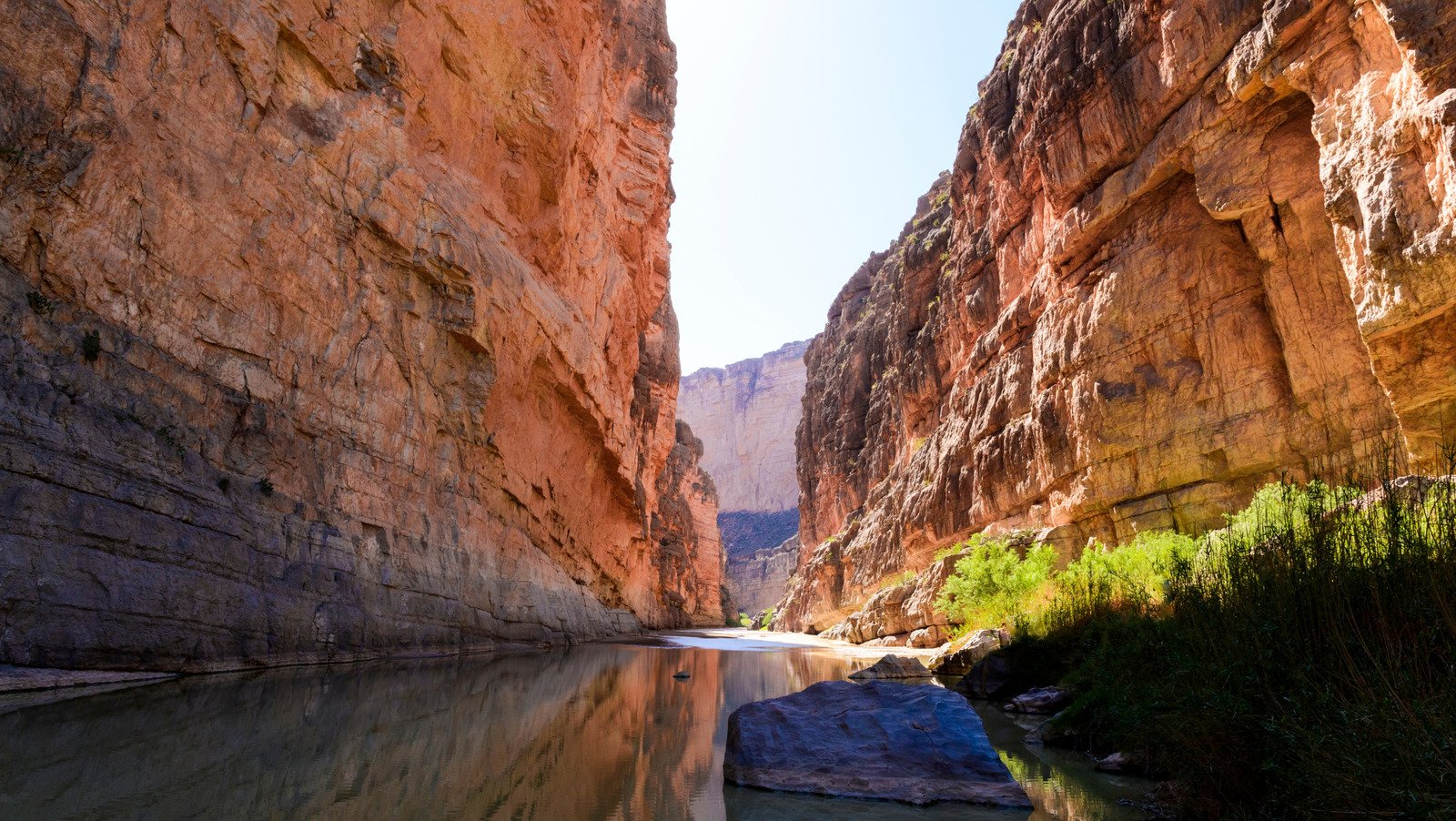 The Ancient Weapons Found Near A Small, U.S. Desert Town
