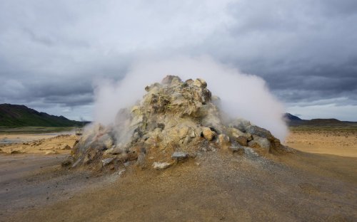 Huge Reservoirs of Clean Hydrogen Could Power Earth for 170,000 Years