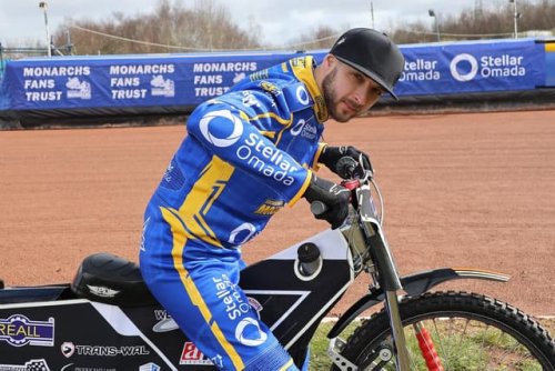 Oskar Polis walks out on Edinburgh Monarchs