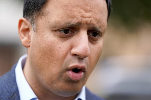 Anas Sarwar accused of backing home heating proposals which 'dramatically increase fuel poverty'