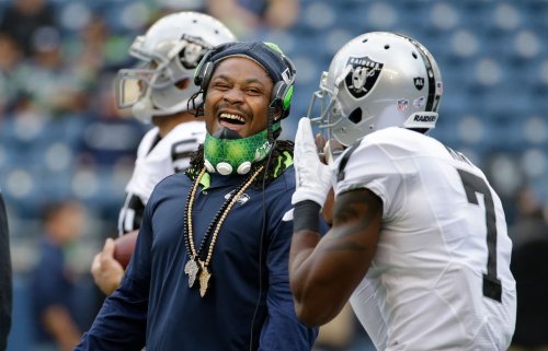 Seahawks’ Marshawn Lynch agrees to contract with Raiders, is traded to Oakland in exchange of 2018 draft picks