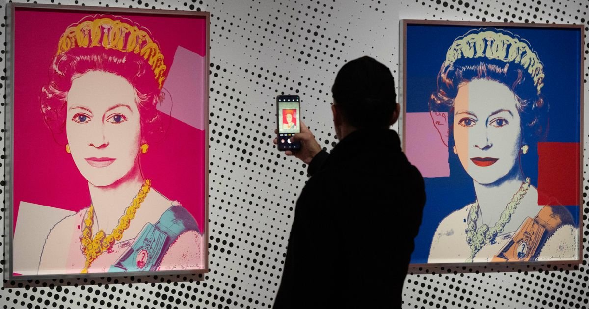 ‘Amateurish’ Thieves Steal 2 Warhol Prints, Damage 2 More In Botched ...