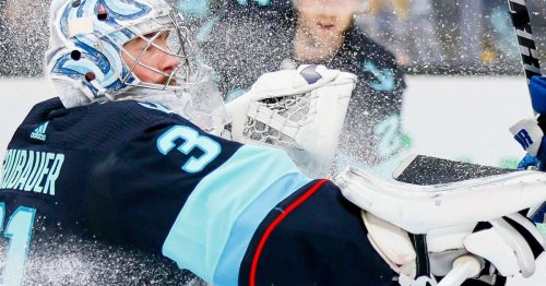Hockey’s unwritten rules: Here’s why you don’t snow the goalie