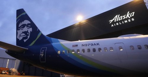 Alaska Airlines flights resume after an hour of grounding Wednesday