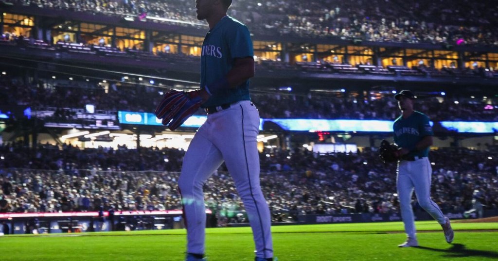 Seattle Mariners Open to Extending Teoscar Hernández, Full-Time DH