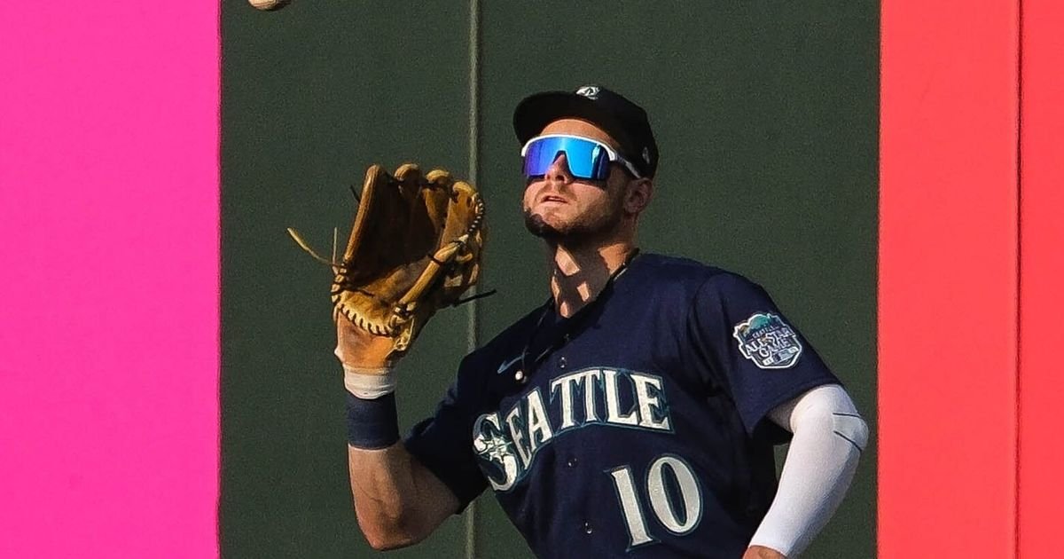 Mariners players, coaches ramp up campaign for Eugenio Suarez to win Gold  Glove