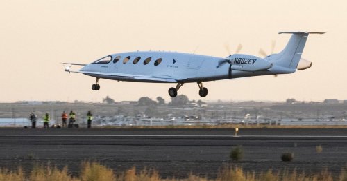 First U.S. all-electric airplane takes flight at Moses Lake