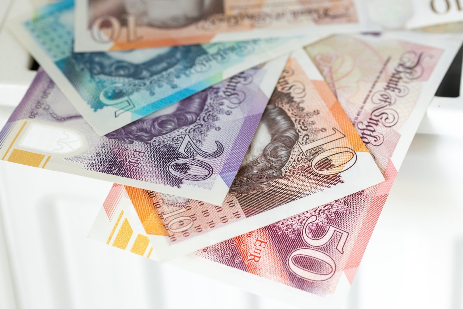 Sterling And Gilts Weighed Down By U.K. Government Budget Shift