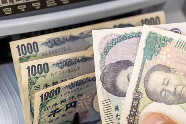 Japan's yen grabs attention as traders await possible intervention
