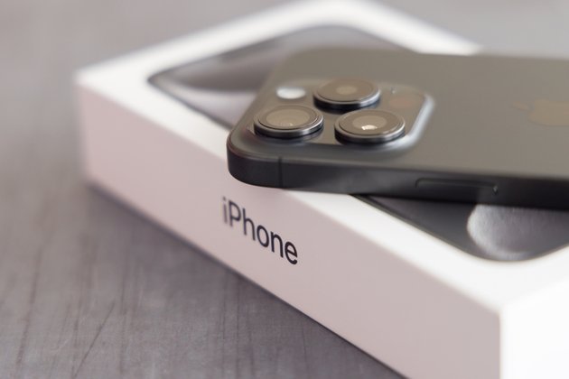 Apple supplier Luxshare seeks up to $3.1B in Hong Kong share sale