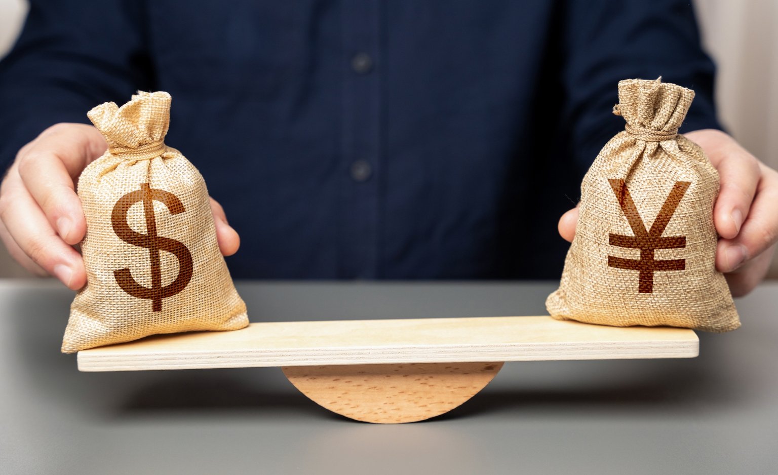 IHDG: Currency-Hedged International ETF Lagging Its Peers