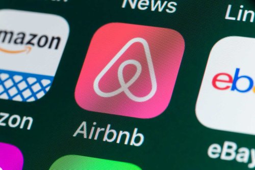 Airbnb: 44% Downside As It Is Overvalued Compared To Peers