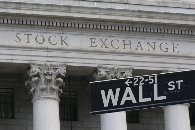 Wall Street's slide likely driven by signals in crypto - Fundstrat's Lee, IBKR's Sosnick