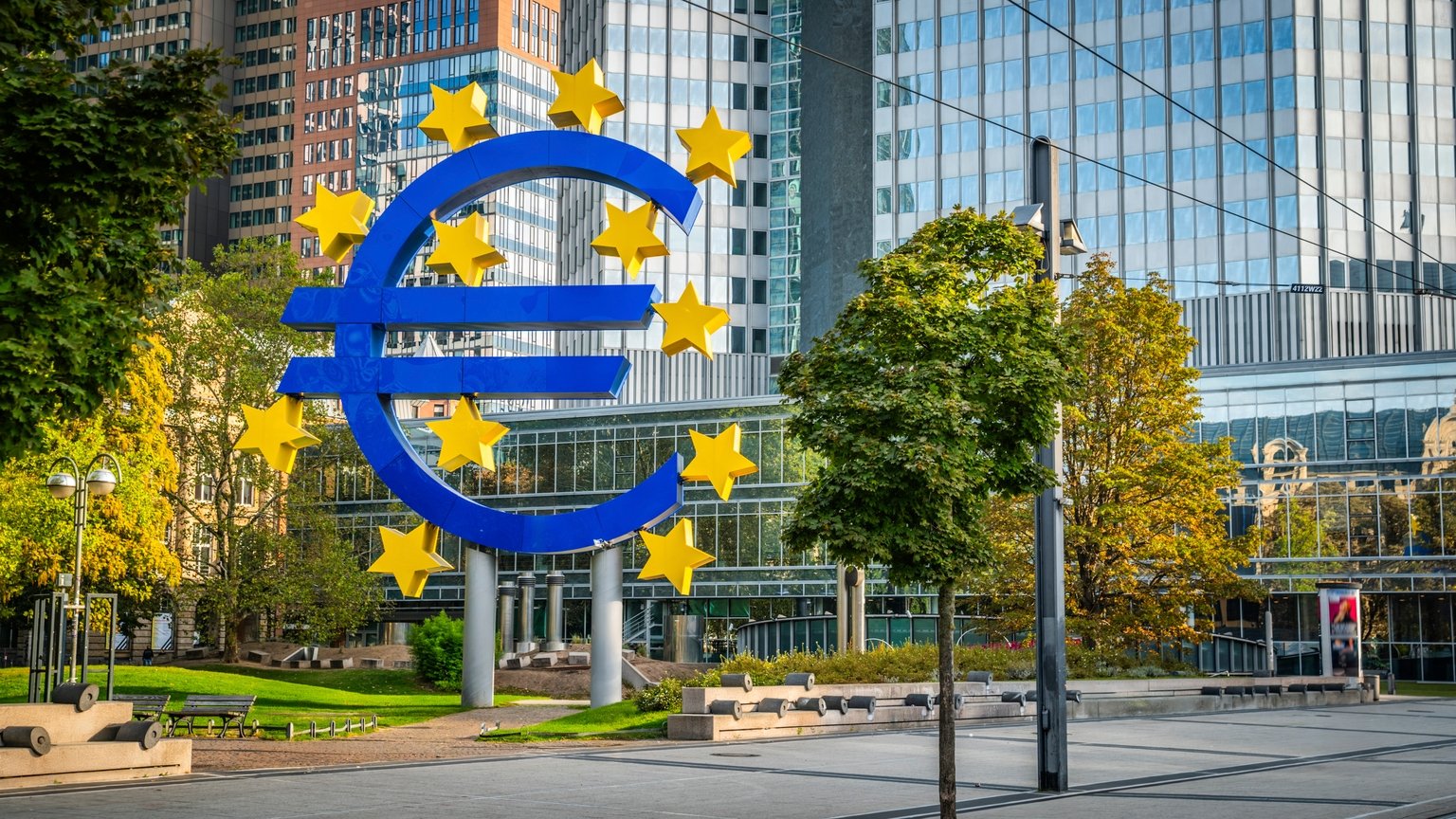 Rates Spark: EUR Curve Wants To Steepen, But Faces Resistance