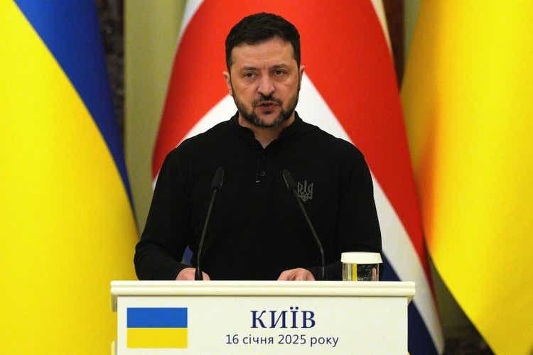 Ukrainian President Zelenskyy calls for creation of European army