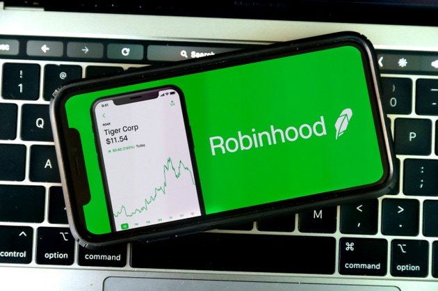 Robinhood goes big in London with L2 blockchain launch, AI tools; shares soar