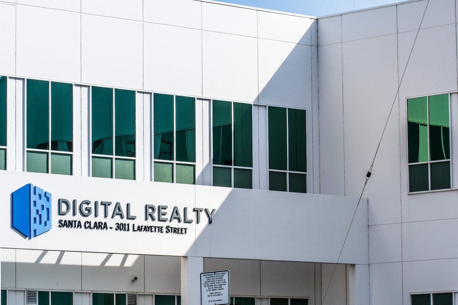 Digital Realty: Winning By Losing AI Buildout (NYSE:DLR)