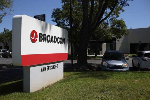 Broadcom: Strong AI Offset By Weak Broadband And Storage (Rating Maintained)