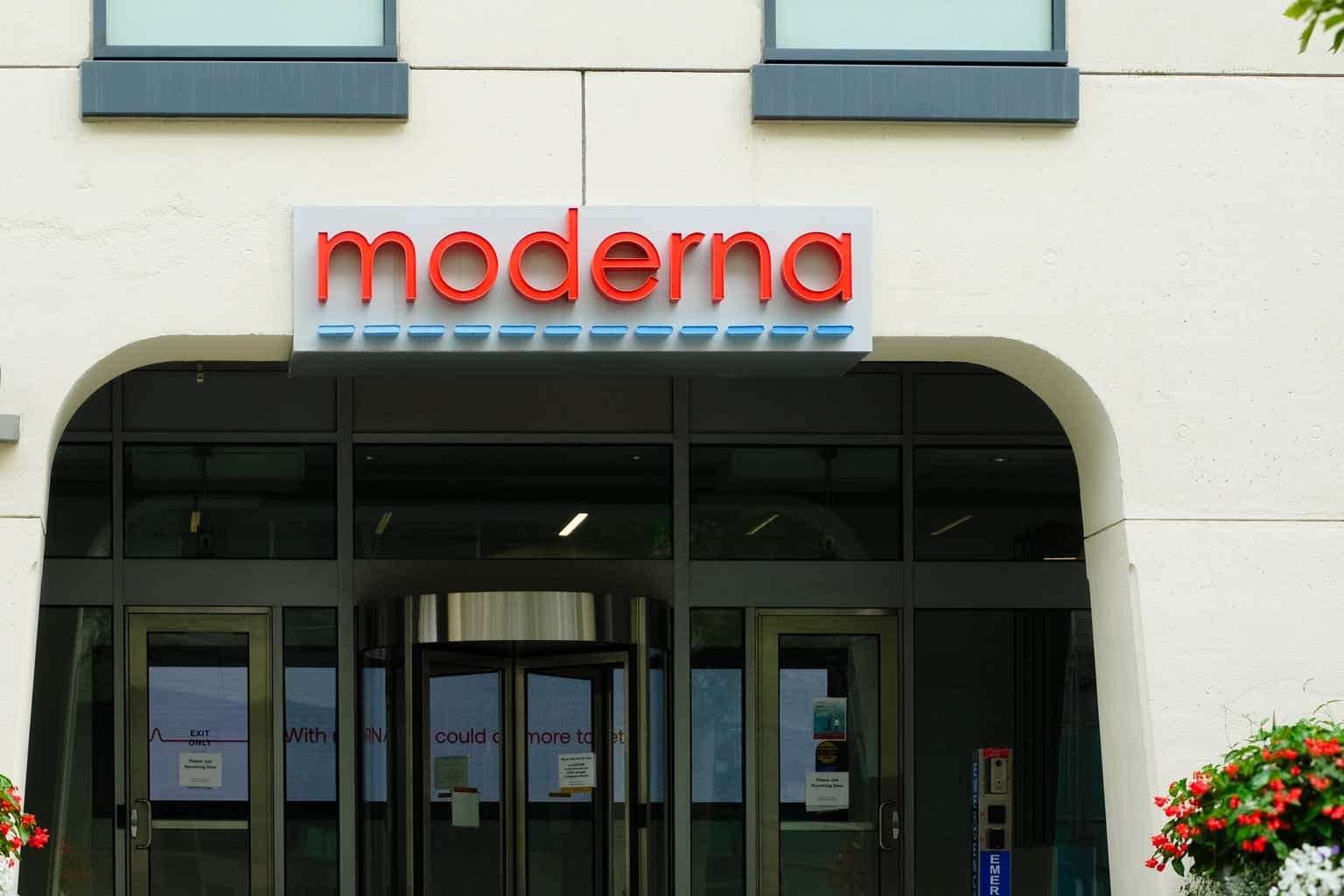 Moderna: After A Crash From $500 To $25, I'm Buying On Pandemics And Cancer (NASDAQ:MRNA)