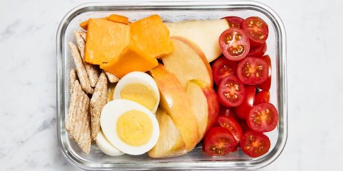No-Cook Lunch Idea: Cheese, Crackers, Fruit, and Egg
