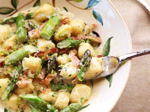 Ricotta Gnocchi With Asparagus and Prosciutto Recipe