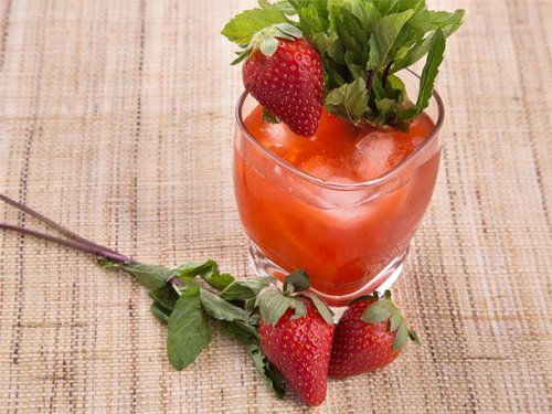 Strawberry-Balsamic Tequila Sour Recipe