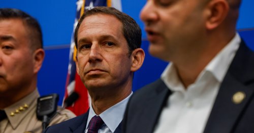 Mayor moves to gut law requiring homeless shelters in every district