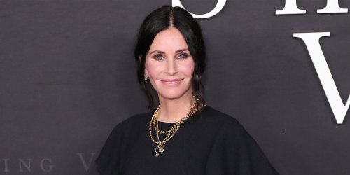 Tennis Players with Knee Pain Call Courteney Cox’s Go-To Sneakers ‘Perfection On the Court’