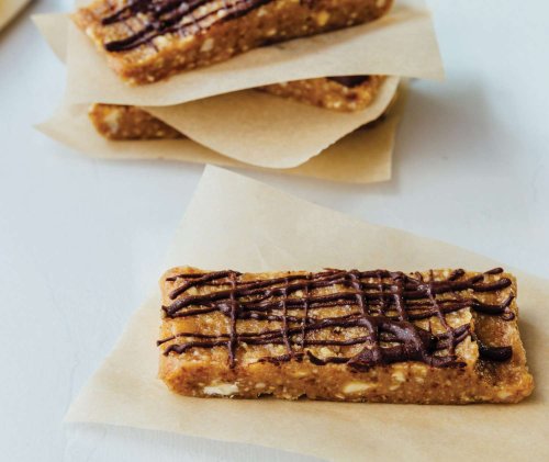 These No-Bake Cashew Date Bars Are Made with Only 3 Ingredients