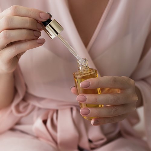 This Cheap Natural Retinol Product Is Selling Out At Amazon Because It Works SO Fast
