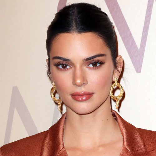 Kendall Jenner Takes Our Breath Away In An Ab-Baring Black Bra For A ...