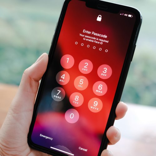 The Major iPhone Passcode Security Flaw You Need To Know About, Pros Say