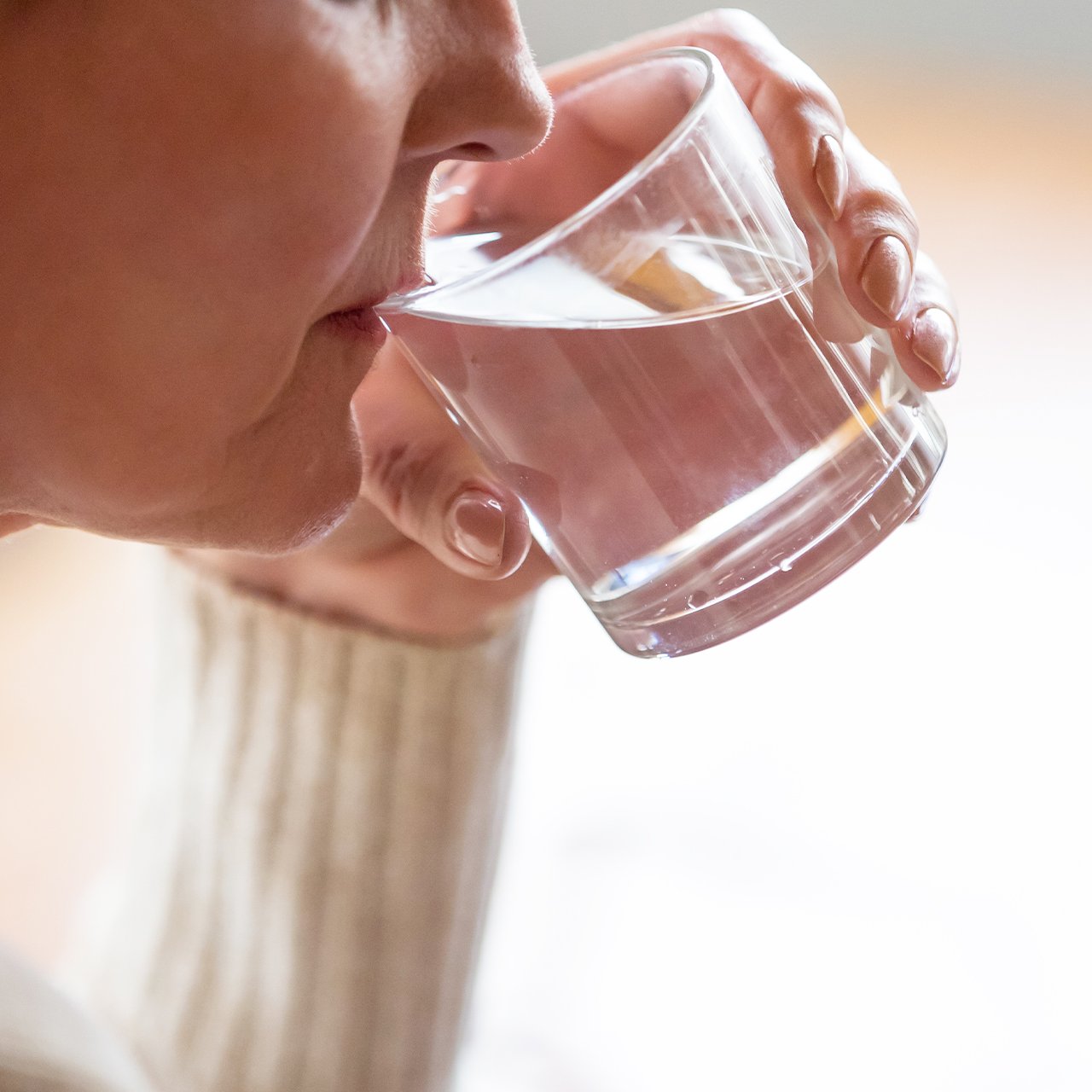 Derms Say To Drink These ‘Skin-Glowing’ Beverages After 40 To Fight Wrinkles And Dullness