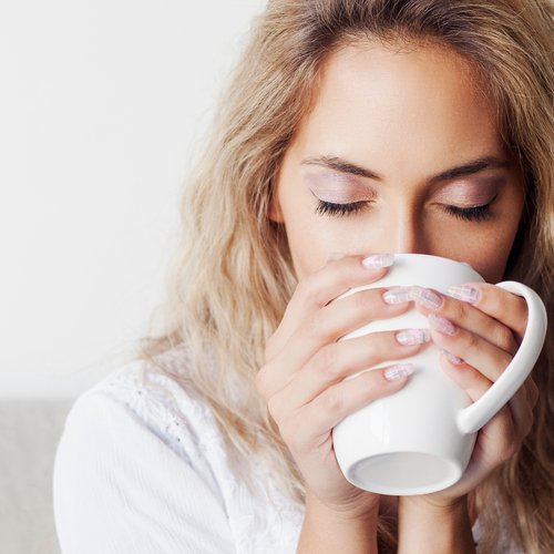 The One Herbal Tea You Should Have Every Day To Prevent Hair Loss, According To An Expert