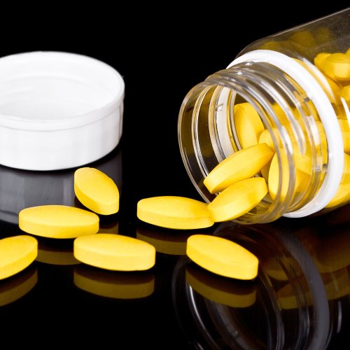 Avoid These 2 Common Supplements Because They Can Damage Your Bladder: Vitamin C & More