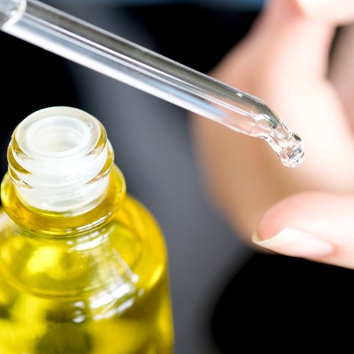 The One Facial Oil You Should Use If You Hate Your Forehead Wrinkles