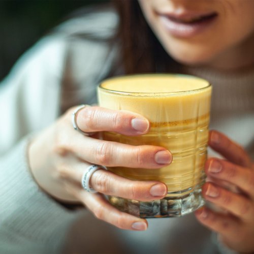 6 Immunity-Boosting Beverages You Can Sip On Every Day For A Longer Life & Healthier Body: Green Tea, Turmeric Lattes, More