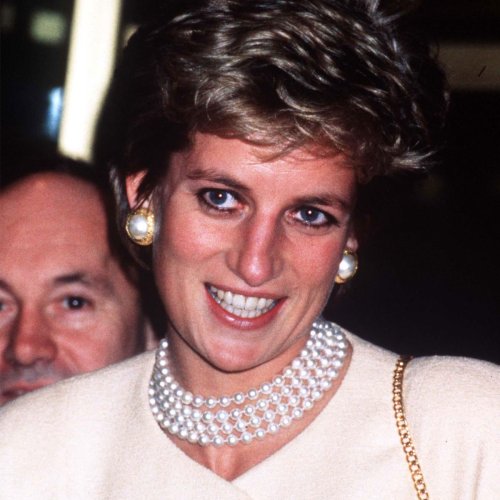 Princess Diana’s Affair Is Trending On Twitter Amid Prince Harry’s New ...