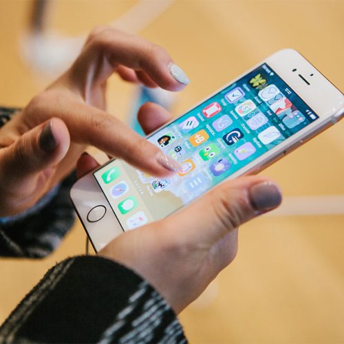 6 Apps That Apple Employees Say That You Don't Really Need On Your iPhone In 2020