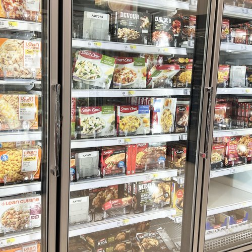 These 3 Frozen Meals Are Inflammatory, Fattening, And So Bad For Your Overall Health, Nutritionists Say: Frozen Pizza & More