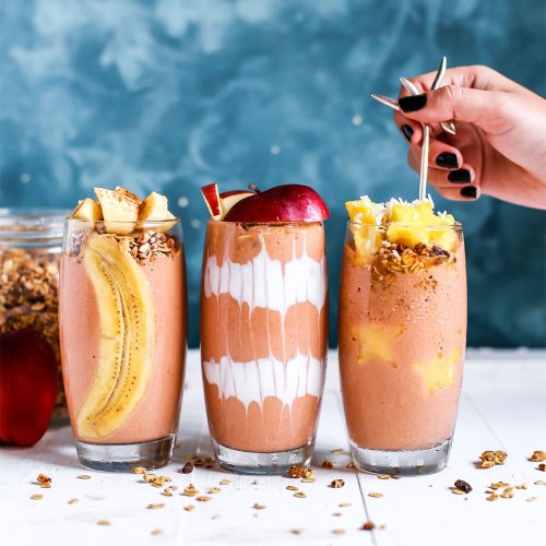 Want A Flatter Stomach? Dietitians Say You Should Add This Metabolism-Boosting Ingredient To Your Smoothie Every Morning