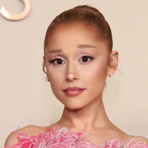 Ariana Grande Shows Off Her Real Skin Texture In A Makeup Tutorial As Fans Comment On Her 'Dry, Unhealthy' Complexion