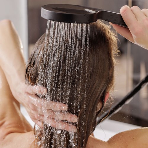 6 Best Shampoos For Thinning Hair That Actually Help, According To Dermatologists And Hair Specialists