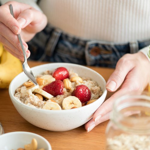 Doctors Say People Who Add These 2 Things To Their Oatmeal Struggle To Lose Weight Because Of Their High Calories