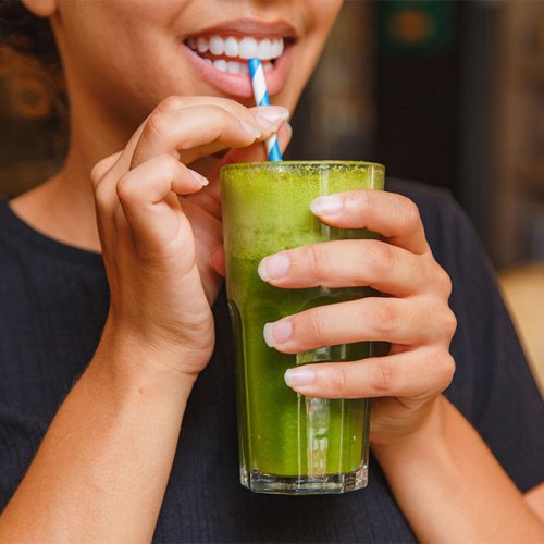 This Is The Best Vegetable To Put In Your Green Juice For Weight Loss—It Fires Up Your Digestion!