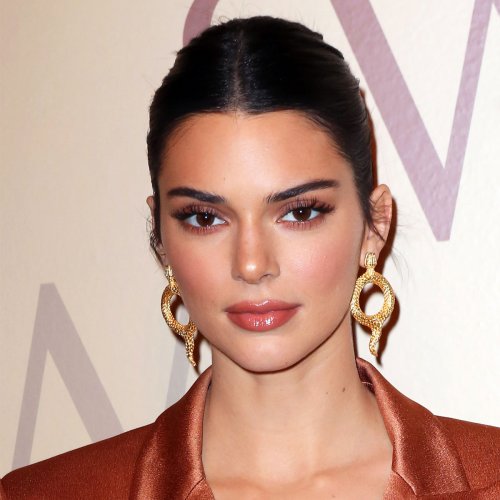 Kendall Jenner Shows Off Her Insane Body In A White Crop Top Hello Abs Flipboard 