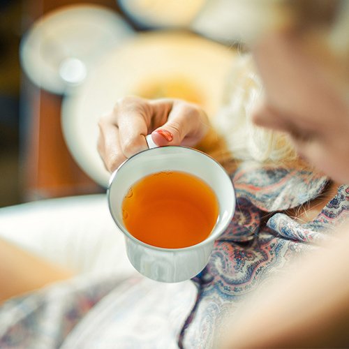 The One Tea You Should Have At Bedtime If You Want A Flat Stomach, According To A Nutritionist