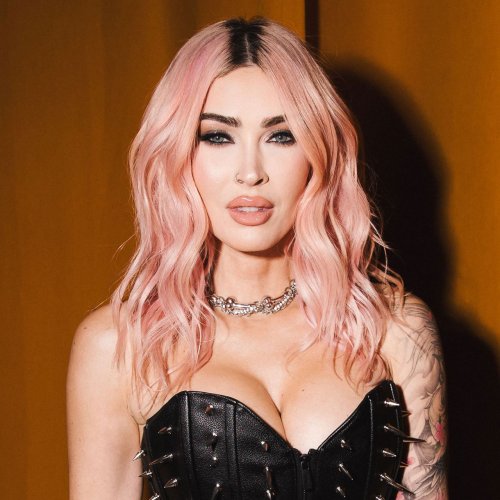 Megan Fox Rocks A 'Jennifer's Body'-Inspired Corset Gown On Stage But Fans Are Saying She Looks Unrecognizable: 'What Did You Do To Your Face?'