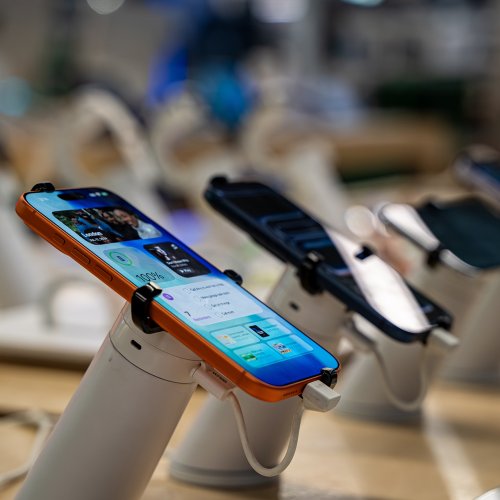 iPhone Fans Say They're 'Disappointed' And Won't Be Buying The New iPhone 18 After Apple Unveiled The Latest Device: 'Everything Is Literally The Same'