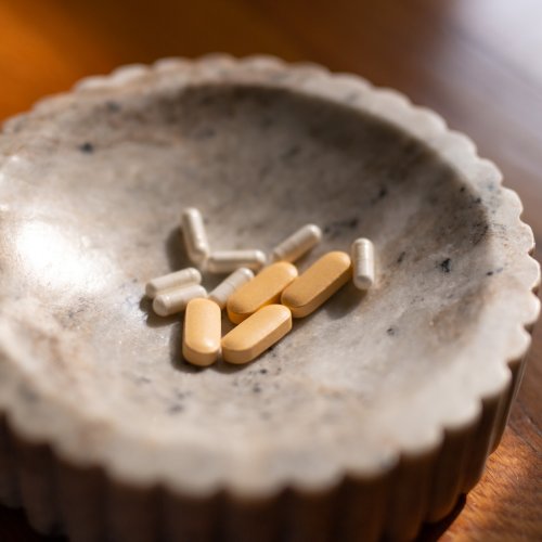 2 Supplements That Could Lead To Kidney Damage, According To Experts